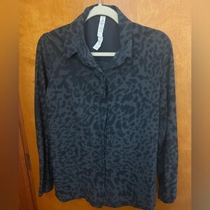 Lululemon button up stretch material